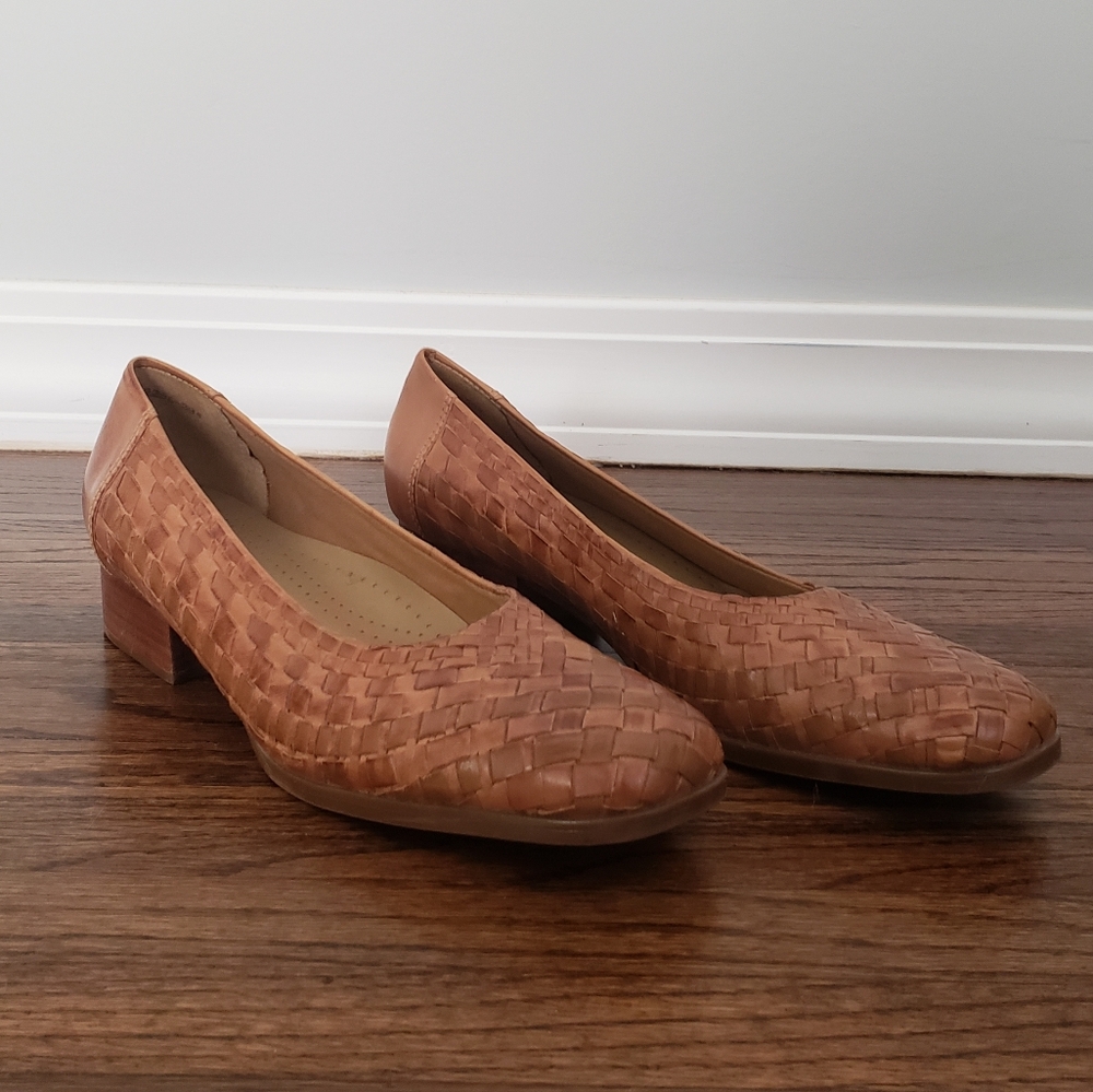 Women's Heel in Woven Leather by Trotters